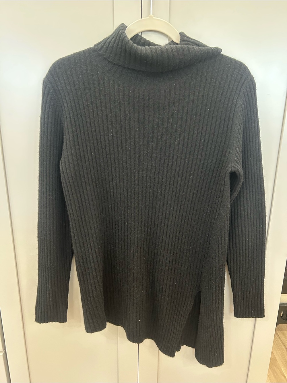 Neiman Marcus 100% Cashmere Black Ribbed Asymmetrical Turtleneck Sweater M